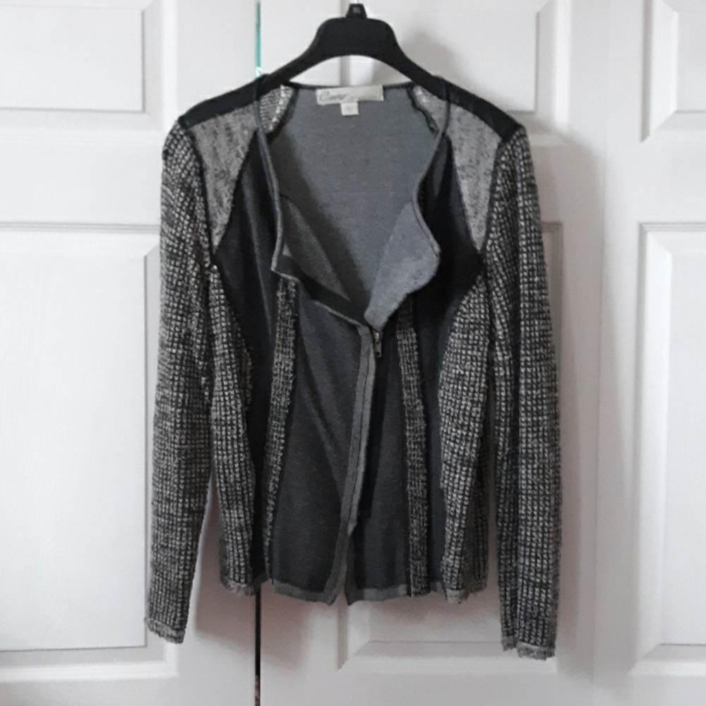 ❗️CLEARANCE❗️Women’s Zip Sweater